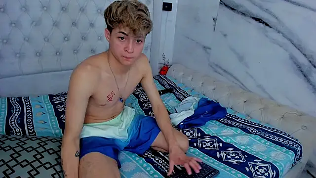 Ari and Storm online show from 09.19.25