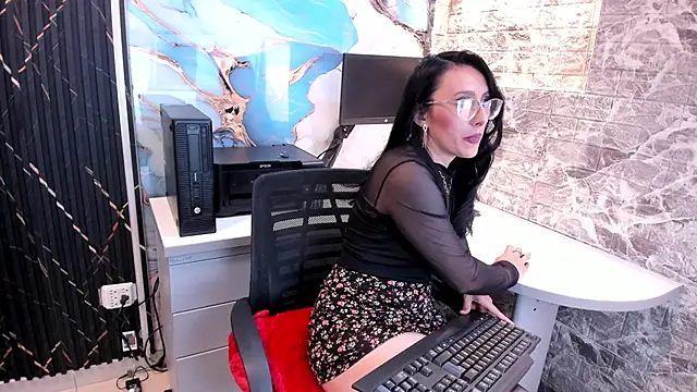 Scarlett 14  online show from 09.24.25