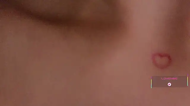 Snapshot of Hollyxx_ chatting on 09.13.25 Hollyxx online show from 09.13.25