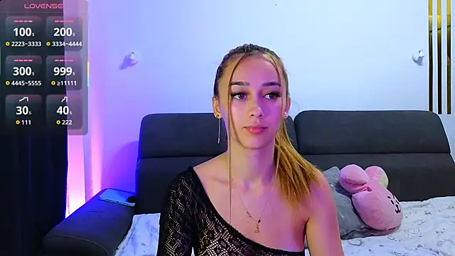 Snapshot of AmyKent_ chatting on 11.02.25 AmyKent online show from 11.02.25