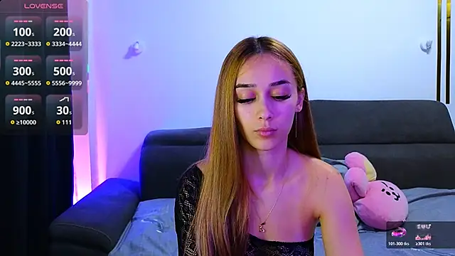 Snapshot of AmyKent_ chatting on 11.24.25 AmyKent online show from 11.24.25