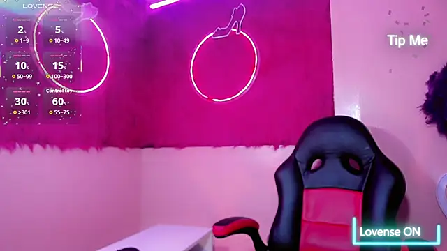 Snapshot of Madiso_Santiel chatting on 09.10.25 Madiso Santiel online show from 09.10.25