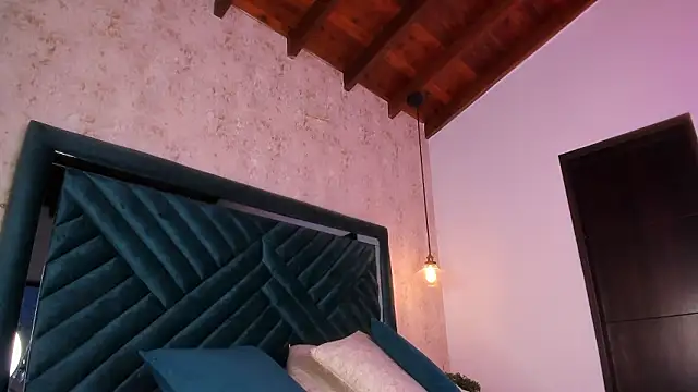 Sofi Moreno online show from 02.27.26