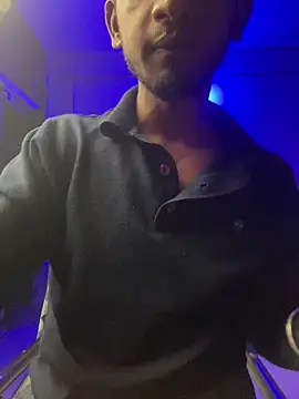 Snapshot of 0mniscient chatting on 09.08.25 0mniscient online show from 09.08.25