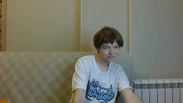 Snapshot of hilt_on_ chatting on 10.07.25 hilt on online show from 10.07.25