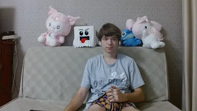 Snapshot of hilt_on_ chatting on 10.12.25 hilt on online show from 10.12.25