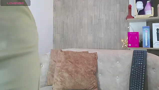 Snapshot of cortney_tayler chatting on 11.13.25 cortney tayler online show from 11.13.25