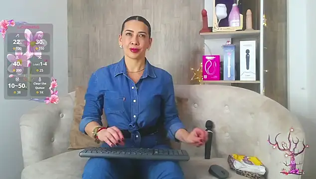 Snapshot of cortney_tayler chatting on 11.27.25 cortney tayler online show from 11.27.25