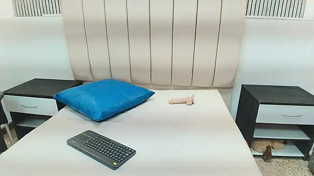 agatha fit online show from 12.14.25