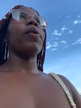 Snapshot of Sweet-Jade chatting on 09.13.25 Sweet-Jade online show from 09.13.25