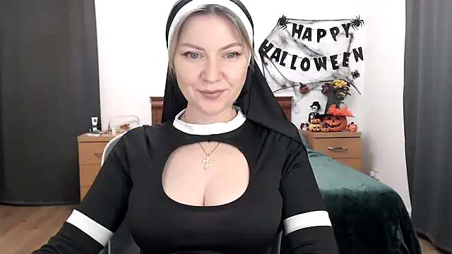 ParadiseAlina online show from 10.31.25