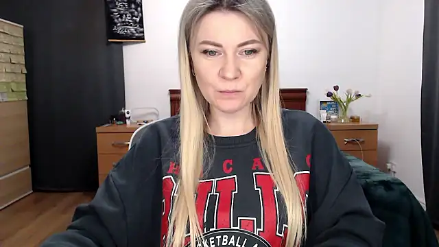 Snapshot of ParadiseAlina chatting on 01.16.26 ParadiseAlina online show from 01.16.26