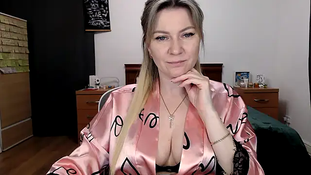 Snapshot of ParadiseAlina chatting on 02.18.26 ParadiseAlina online show from 02.18.26