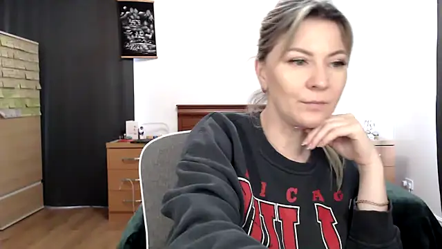 Snapshot of ParadiseAlina chatting on 02.19.26 ParadiseAlina online show from 02.19.26