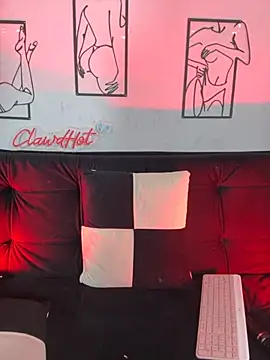 Clawd hot online show from 11.24.25