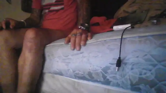 Snapshot of crassanova chatting on 12.04.25 crassanova online show from 12.04.25