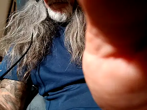 Snapshot of crassanova chatting on 12.15.25 crassanova online show from 12.15.25