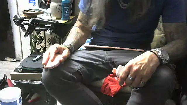 Snapshot of crassanova chatting on 04.05.26 crassanova online show from 04.05.26