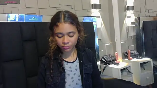 Snapshot of Kristall_06 chatting on 11.12.25 Kristall 06 online show from 11.12.25