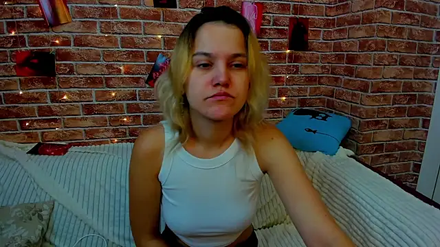 Snapshot of Hot___Jess chatting on 09.12.25 Hot Jess online show from 09.12.25