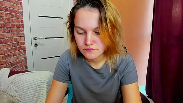 Snapshot of Hot___Jess chatting on 11.01.25 Hot Jess online show from 11.01.25