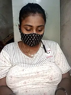 Snapshot of Schii69 chatting on 01.18.26 Schii69 online show from 01.18.26