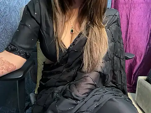 Snapshot of YoursSuku chatting on 10.15.25 YoursSuku online show from 10.15.25