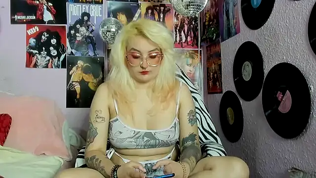 Avril Maria online show from 05.24.26