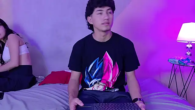 Snapshot of Laura_and_Kevin chatting on 09.11.25 Laura and Kevin online show from 09.11.25