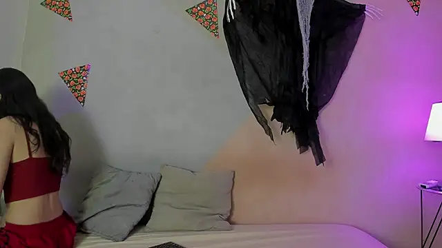 Snapshot of Laura_and_Kevin chatting on 11.10.25 Laura and Kevin online show from 11.10.25