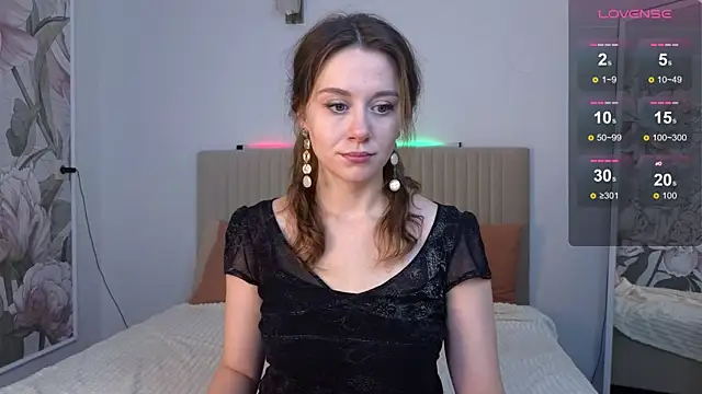 Snapshot of SkyHelen chatting on 09.26.25 SkyHelen online show from 09.26.25