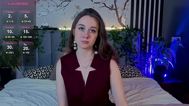 Snapshot of SkyHelen chatting on 11.17.25 SkyHelen online show from 11.17.25