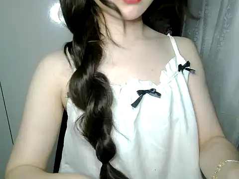 Snapshot of Annabelle-e chatting on 05.31.26 Annabelle-e online show from 05.31.26