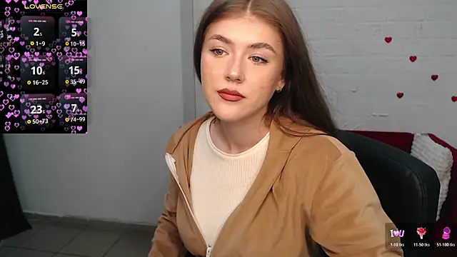 Snapshot of VictiriaDax chatting on 10.29.25 VictiriaDax online show from 10.29.25