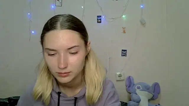 Snapshot of _kikiclark__ chatting on 09.14.25 kikiclark online show from 09.14.25