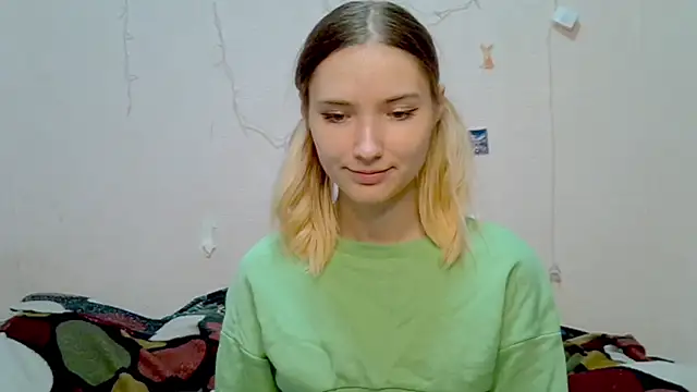 Snapshot of _kikiclark__ chatting on 09.28.25 kikiclark online show from 09.28.25