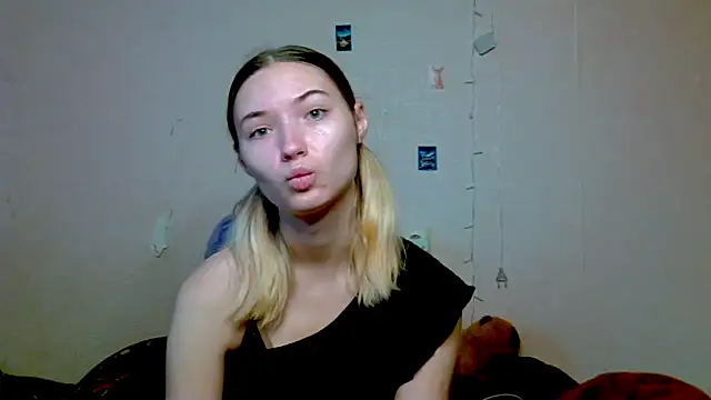 Snapshot of _kikiclark__ chatting on 10.09.25 kikiclark online show from 10.09.25