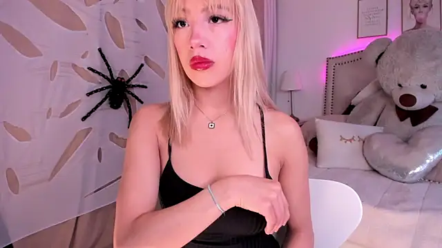 Mayajhons online show from 10.31.25