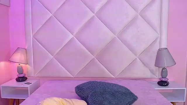 Miaa Smithh   online show from 10.23.25