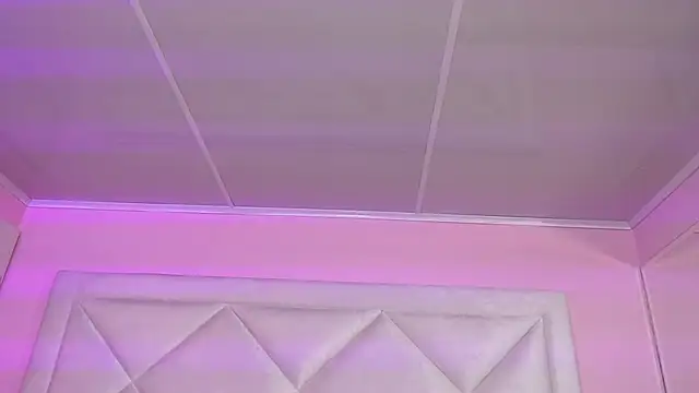 Miaa Smithh   online show from 10.25.25