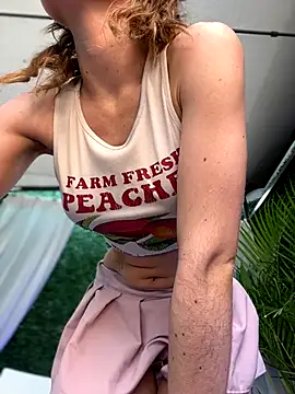 Snapshot of SweetieSinXXX chatting on 10.07.25 SweetieSinXXX online show from 10.07.25