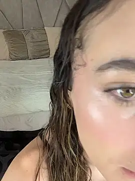 Snapshot of SweetieSinXXX chatting on 11.23.25 SweetieSinXXX online show from 11.23.25