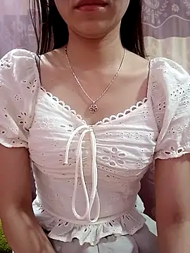 CherryBeii online show from 11.17.25