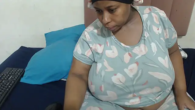 Chubby Queenx255 online show from 11.08.25