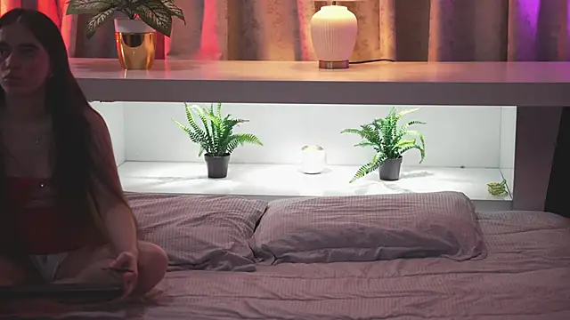 PopHouse  online show from 04.06.26