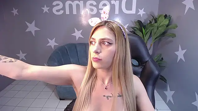 Snapshot of Candy_kush_t chatting on 09.17.25 Candy kush t online show from 09.17.25