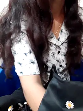 Snapshot of siya_rani67 chatting on 10.05.25 siya rani67 online show from 10.05.25