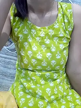 Snapshot of siya_rani67 chatting on 11.18.25 siya rani67 online show from 11.18.25