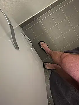 Snapshot of NuclearValue40 chatting on 02.10.26 NuclearValue40 online show from 02.10.26