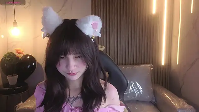 Snapshot of _Charlotte_Collins_ chatting on 03.20.26 Charlotte Collins online show from 03.20.26